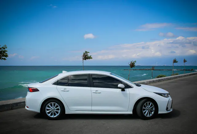 Toyota Axio 2014 හයිබ්‍රිඩ් - හොඳ තත්ත්වයේ
